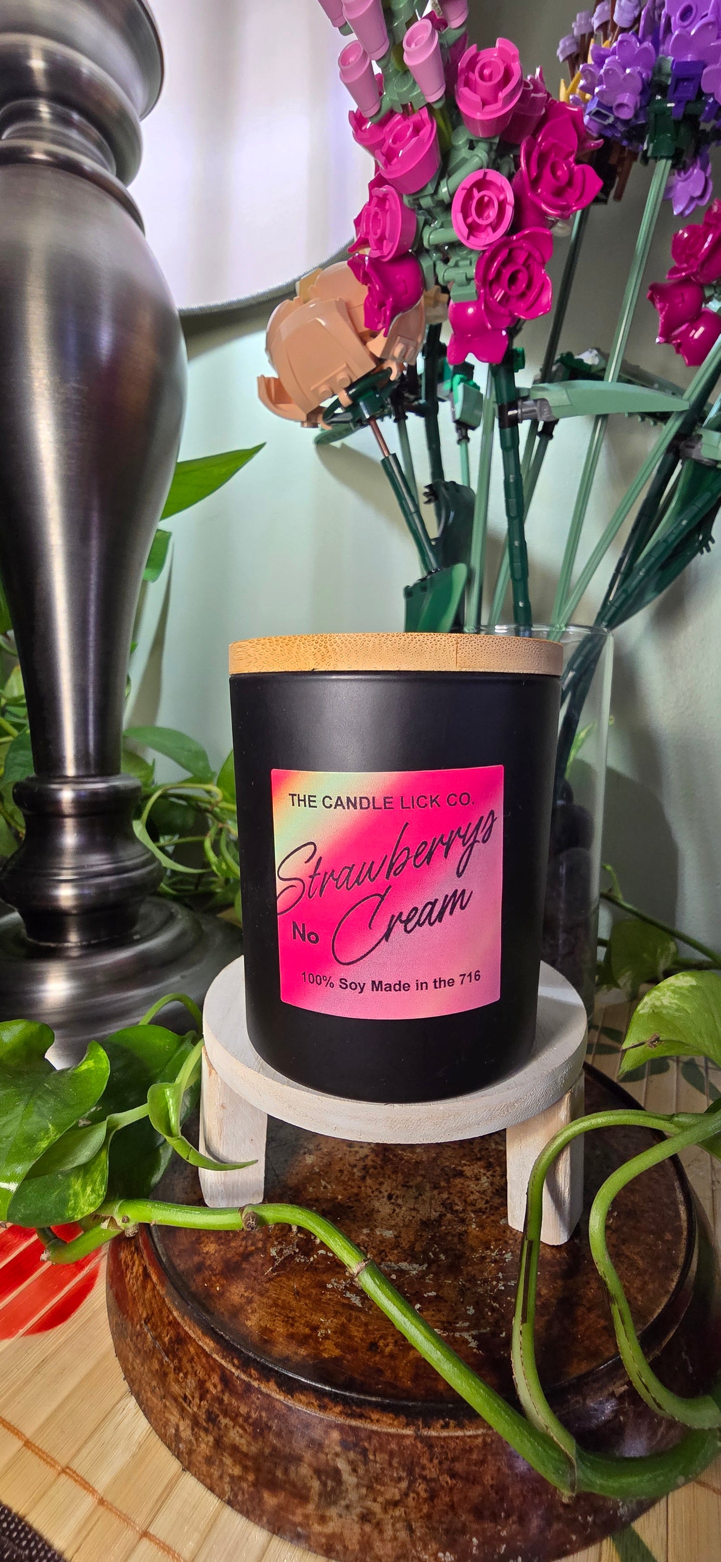 10 oz Black Jar Straw Berry No Cream